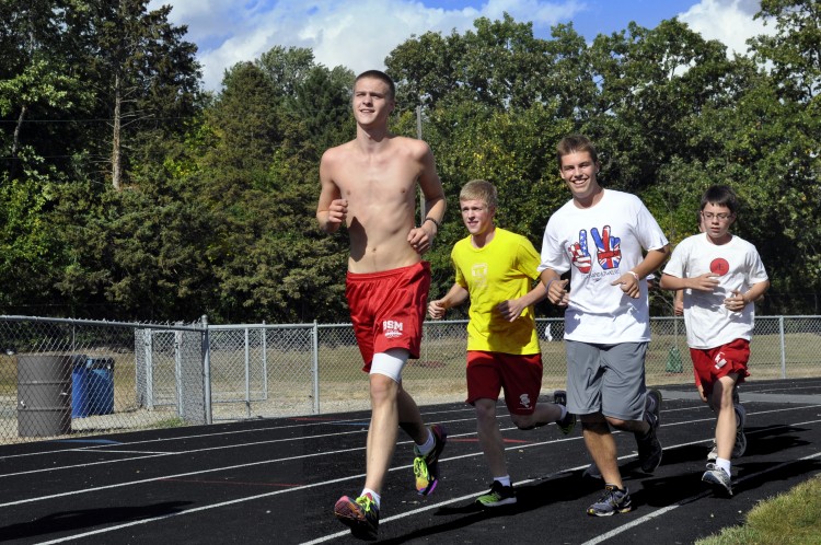 One of the largest boys cross country teams in recent years looks to its successful sophomore and junior runners to help reach its goal of placing in both conference and sections. 