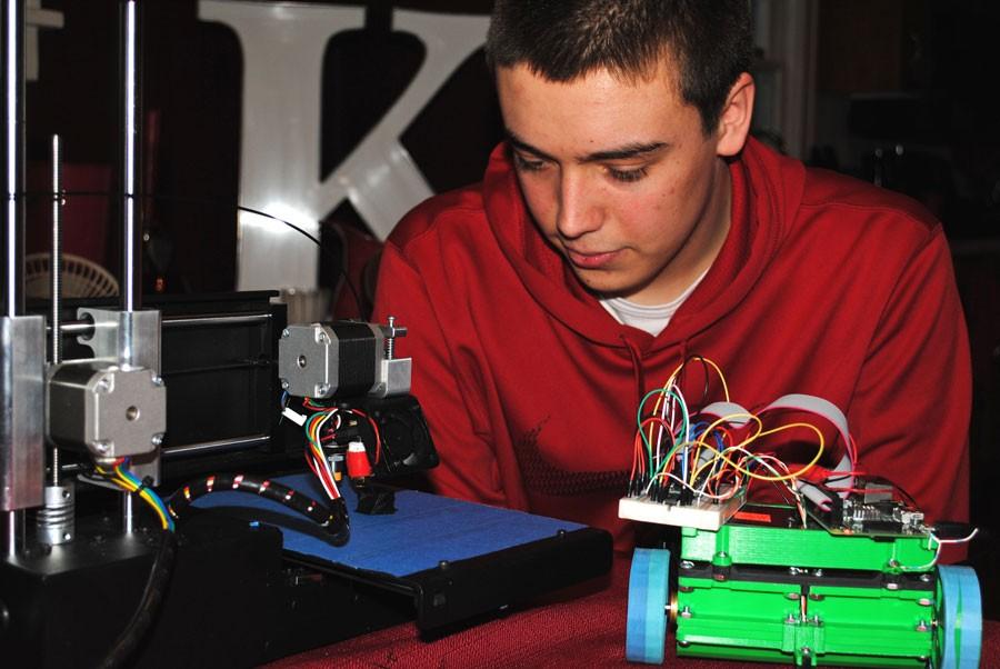 After many rounds of trial and error, junior Jacob Koch created a successful, remote control robot using his Printrbot Simple Metal printer. 
