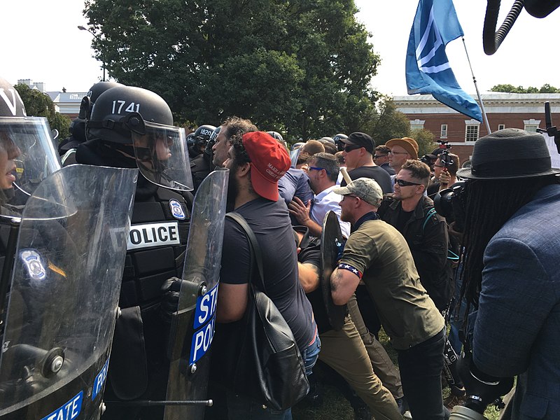 White+supremacist+protesters+violently+clash+with+police+in+Charlottesville.