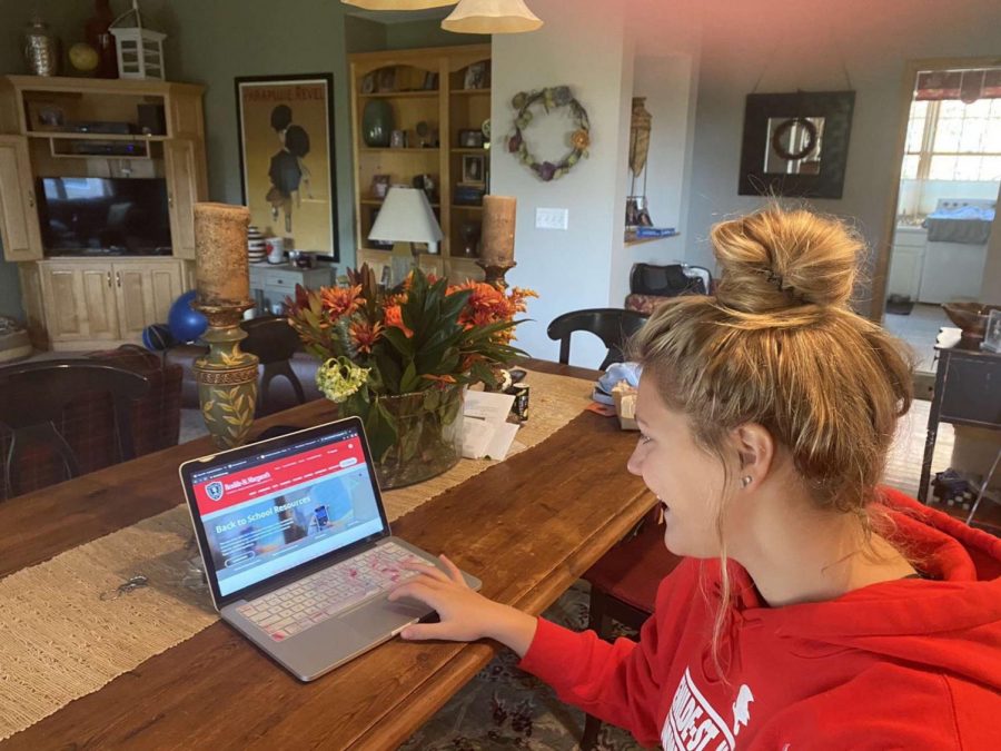 New sophomore Carlie Pankonin grinds out school online at her house. Many new-to-BSM students came because of the opportunity to attend school in person, not just online.