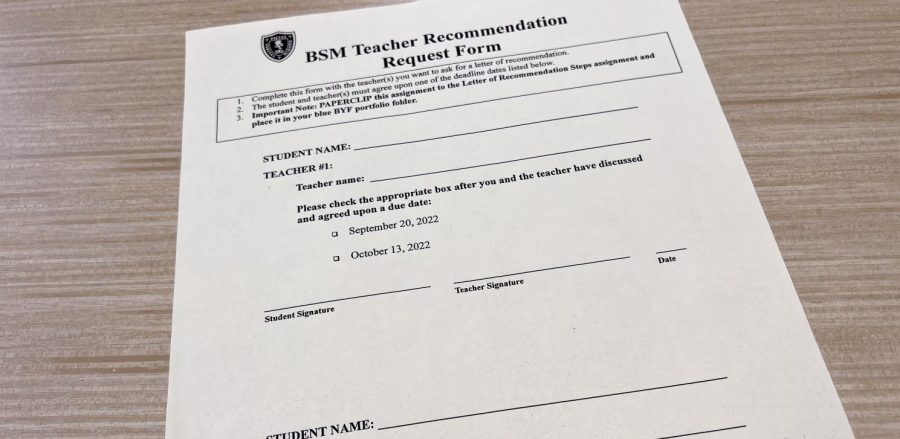 BSM students receive a form requiring signatures from teachers writing letters of recommendation.