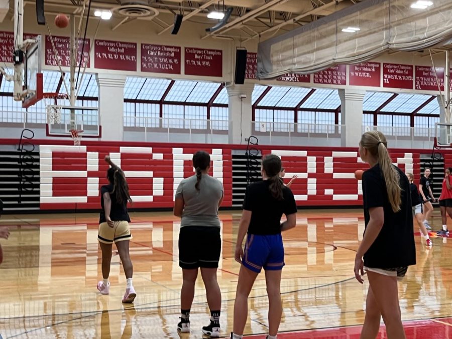BSM+Girls+Basketball+Team+working+on+shooting+in+the+summer.