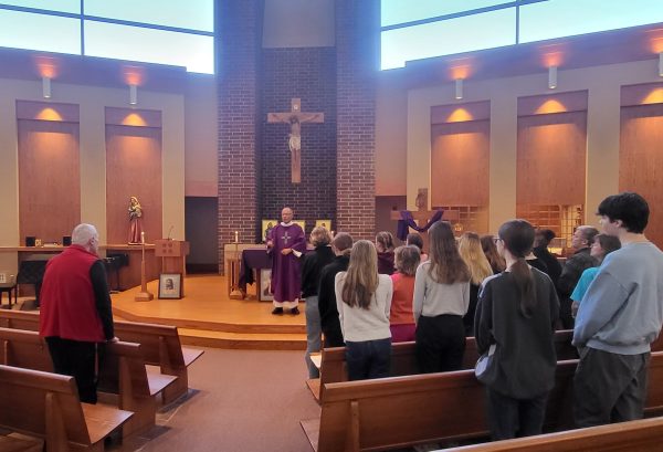 Students are welcome to attend Lenten Masses before school on Thursdays. 