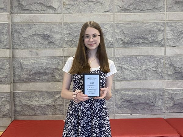Junior Brynja Lockman will compete in domestic extemporaneous speech at NSDA Nationals. 