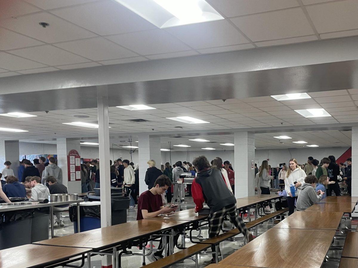 Students struggle to find enough time to eat and enjoy their lunch break at BSM. 